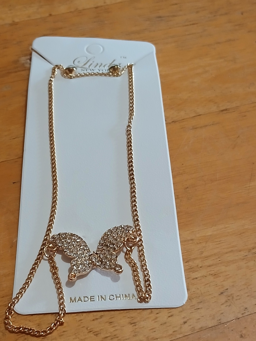 Linfa Nrw York Bitterfly Necklace With Earring